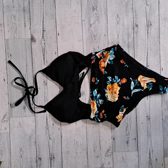 Cupshe Halter Cutout Lace Up One Piece Swimsuit in Black - Picture 13 of 14